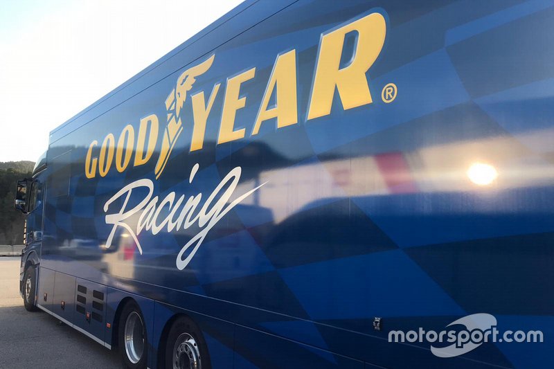 Camion Goodyear