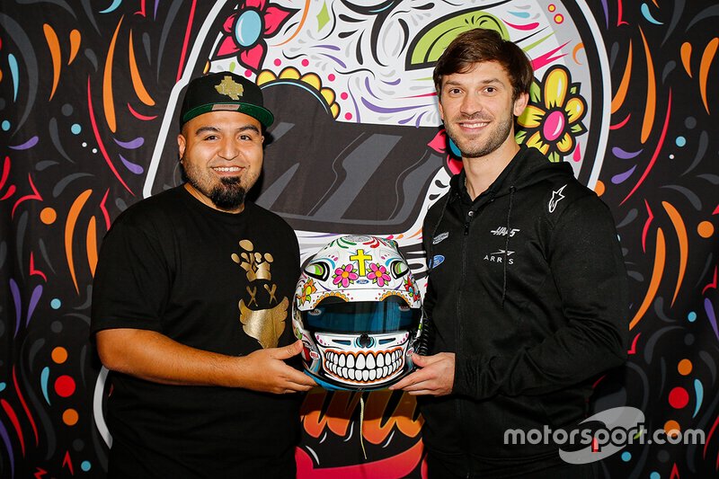 Casco de Daniel Suárez