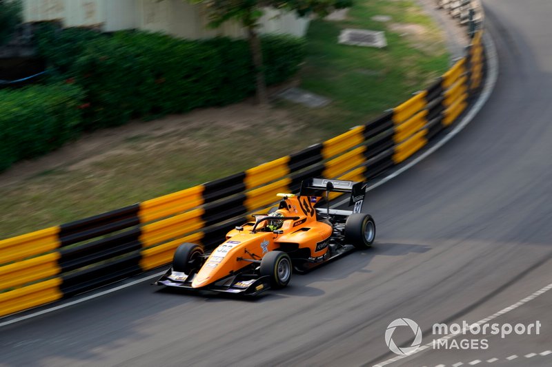 #32 Enaam Ahmed, Campos Racing
