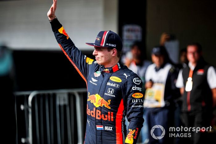 Ganador de la pole Max Verstappen, Red Bull Racing celebra