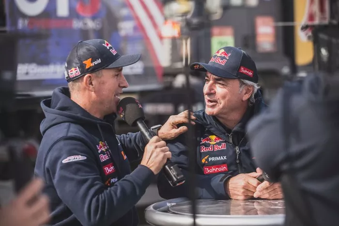 #302 JCW X-Raid Team: Stephane Peterhansel, #305 JCW X-Raid Team: Carlos Sainz