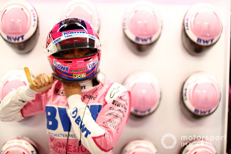 Sergio Perez, Racing Point RP20 in the garage 