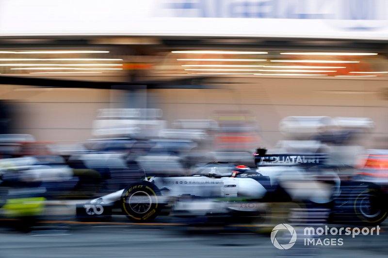 Pierre Gasly, AlphaTauri AT01 durante un pit stop