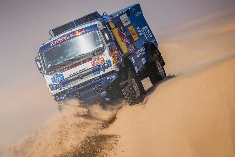 #500 Team KAMAZ Master: Eduard Nikolaev, Evgenii Iakovlev, Vladimir Rybakov