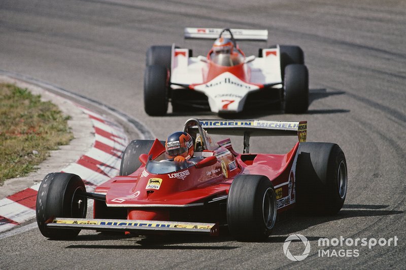 Gilles Villeneuve, Ferrari 312T5, John Watson, McLaren M29C Ford