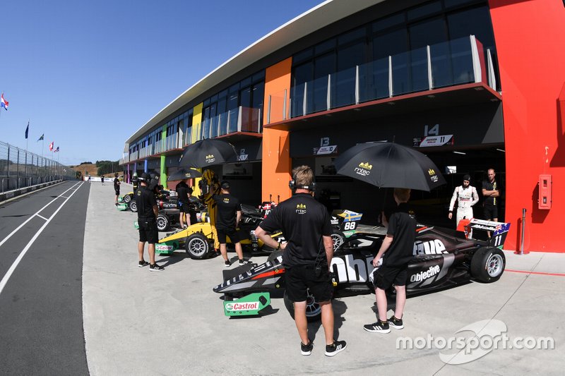 Preparativos em Hampton Downs