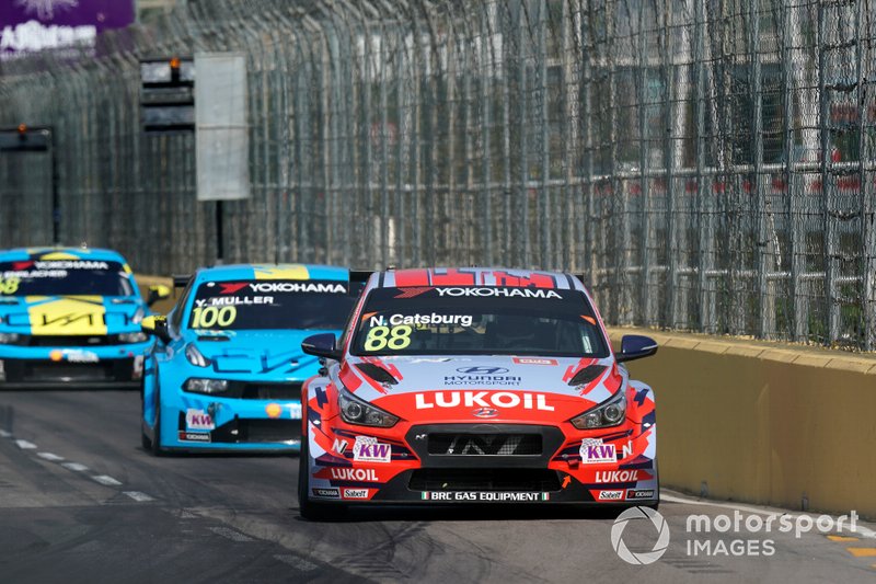 Nicky Catsburg, BRC Hyundai N LUKOIL Racing Team Hyundai i30 N TCR, Yvan Muller, Cyan Racing Lynk & Co 03 TCR