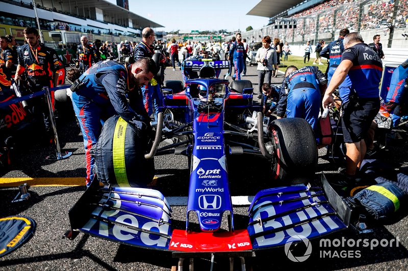 Pierre Gasly, Toro Rosso STR14, on the grid