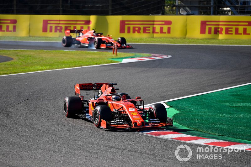 Sebastian Vettel, Ferrari SF90, precede Charles Leclerc, Ferrari SF90