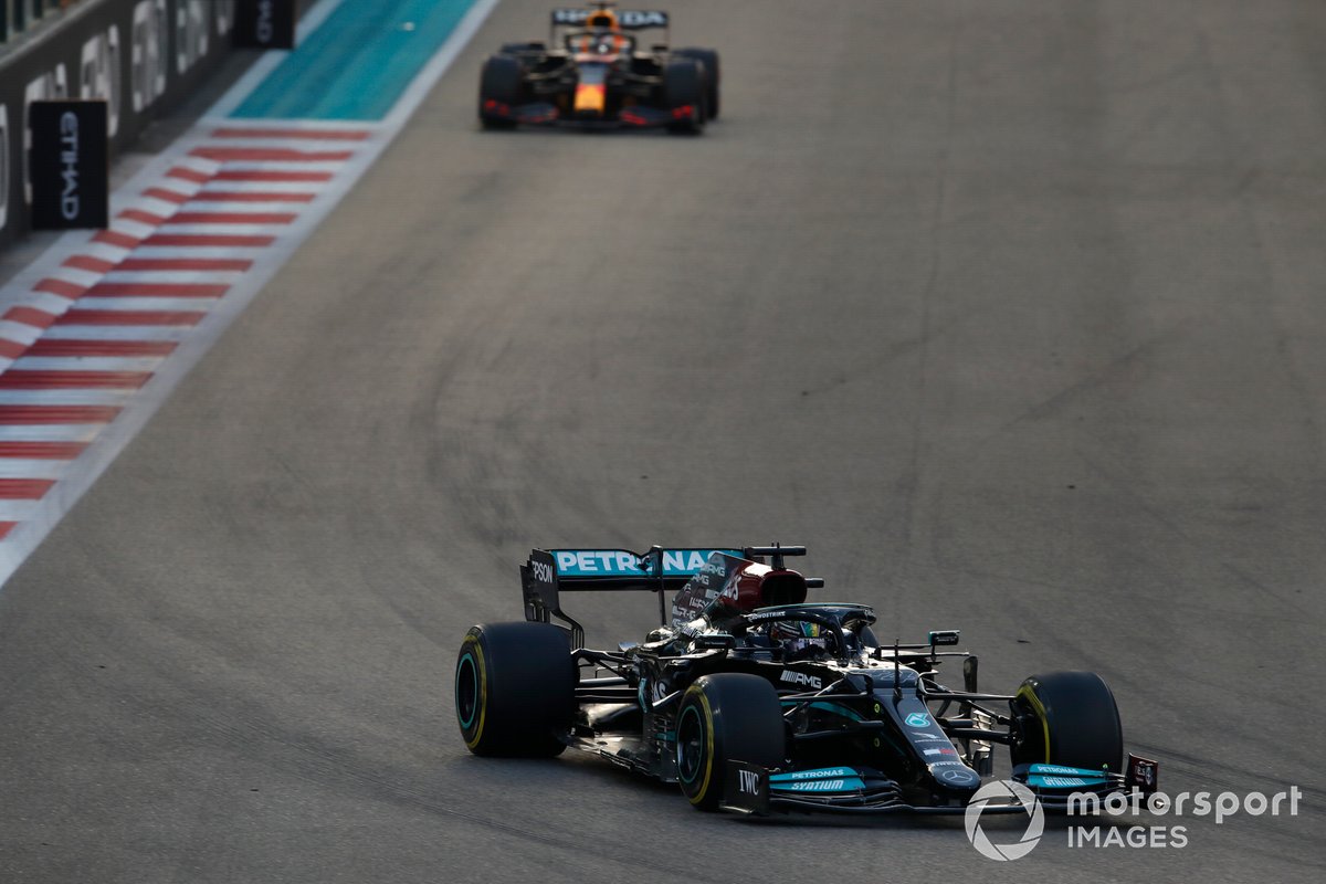 Lewis Hamilton, Mercedes W12, Max Verstappen, Red Bull Racing RB16B