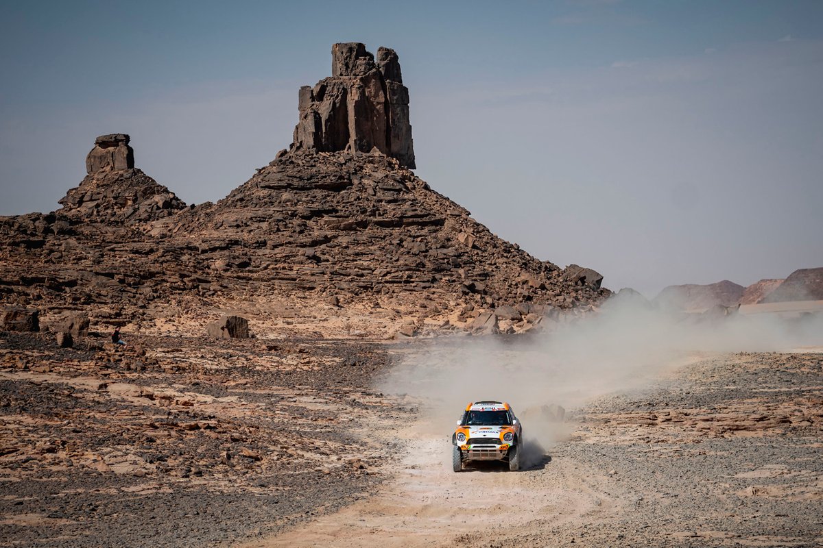 #238 X-Raid Mini John Cooper Works Rally Mini: Laia Sanz, Maurizio Gerini