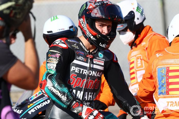 Fabio Quartararo, Petronas Yamaha SRT después de la caída