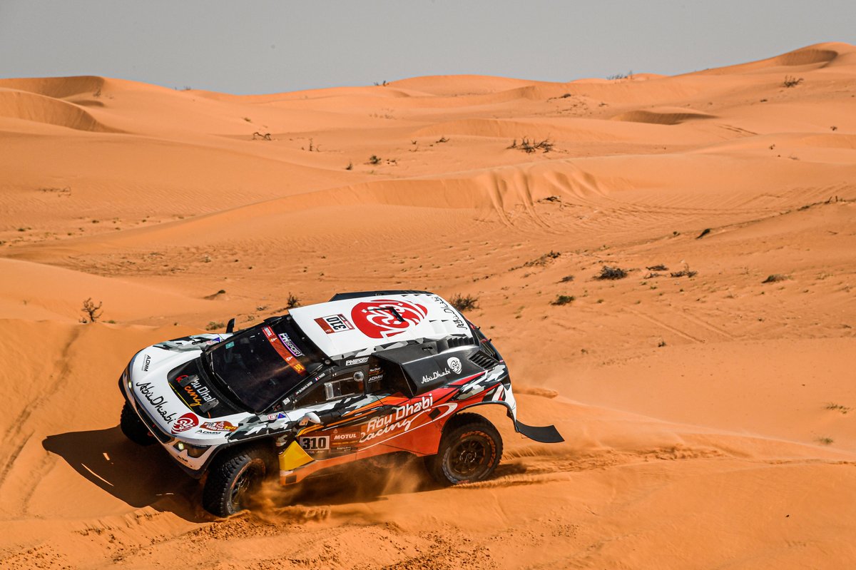 #310 Abu Dhabi Racing Peugeot: Sheikh Khalid Al Qassimi, Xavier Panseri