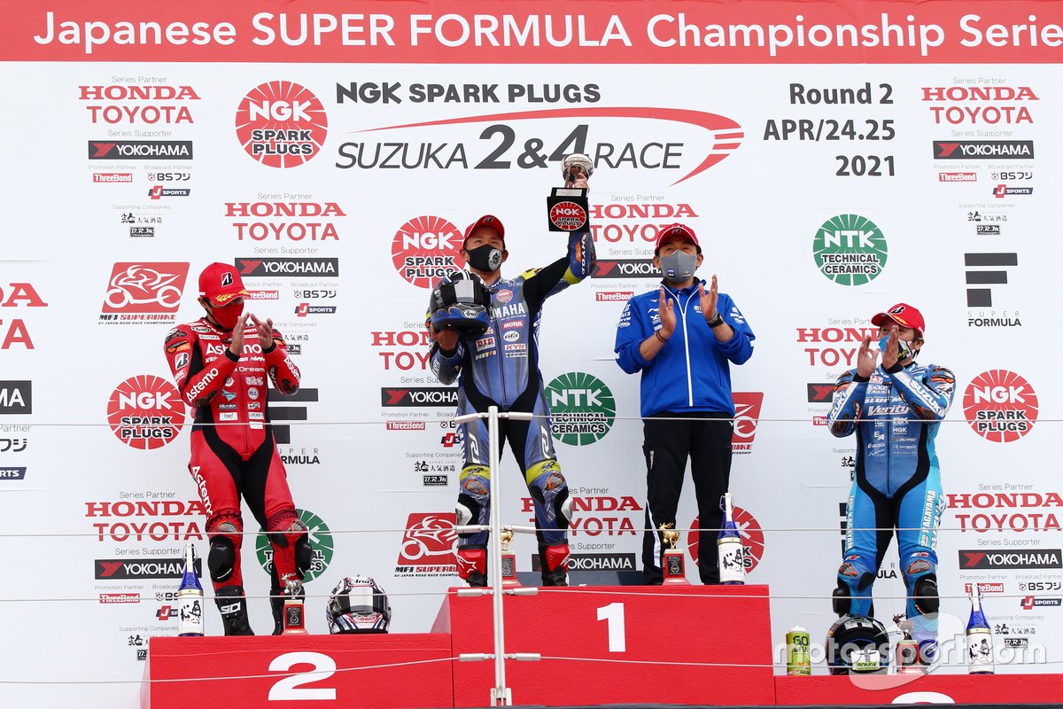 mfj superbike 2021 rd2 podium