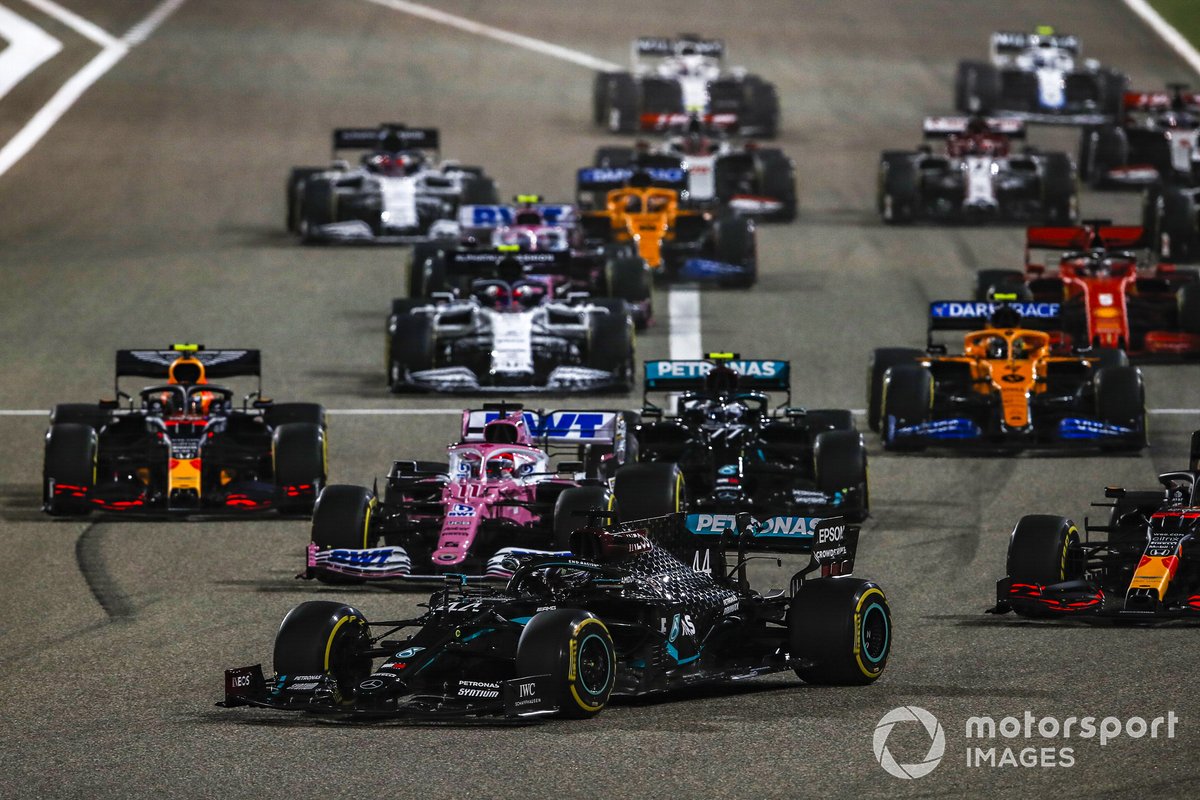 Lewis Hamilton, Mercedes F1 W11 davanti a tutti