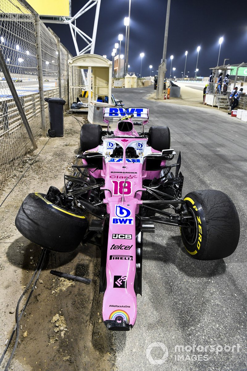 Mobil Lance Stroll, Racing Point RP20,alami kerusakan setelah terlibat insiden dengan Daniil Kvyat, AlphaTauri AT01