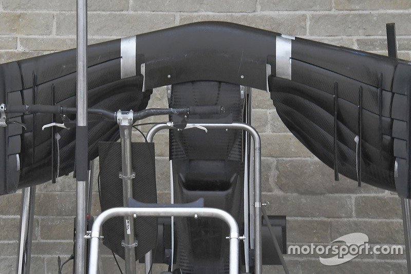 Sauber C37 underside of the front wing, detail