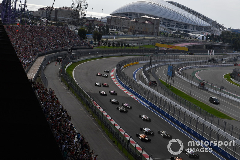 Valtteri Bottas, Mercedes-AMG F1 W09, Lewis Hamilton, Mercedes-AMG F1 W09