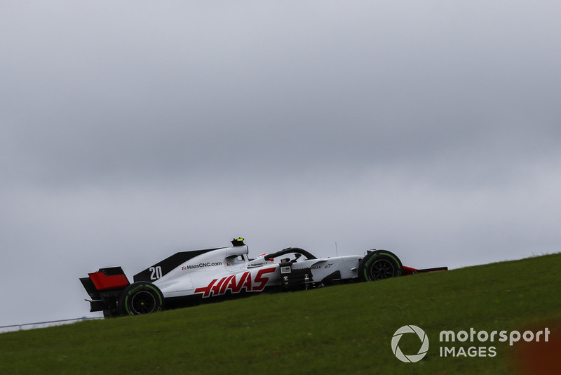 <img src="https://cdn-1.motorsport.com/static/custom/car-thumbs/F1_2018/CARS/haas.png" alt="" width="250" /> Haas
