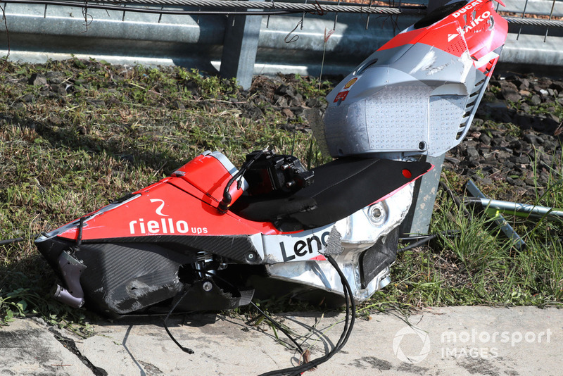 Moto de Jorge Lorenzo, Ducati Team tras la caída