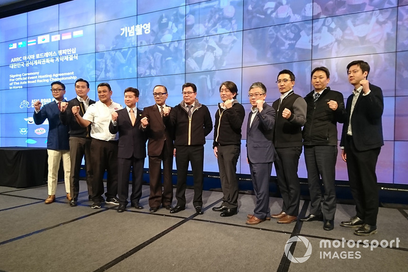 Konferensi pers dan penandatanganan kontrak ARRC Korea Selatan