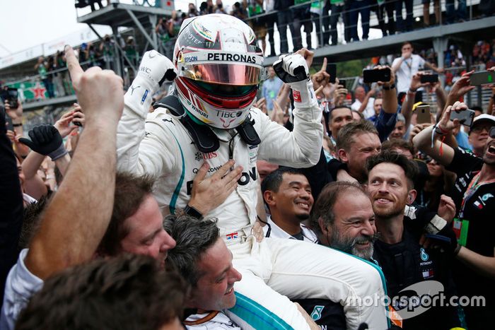 La distancia de Hamilton con el subcampeón ha sido...