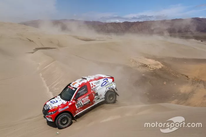#351 Mitsubishi: Cristina Gutierrez, Pablo Moreno Huete