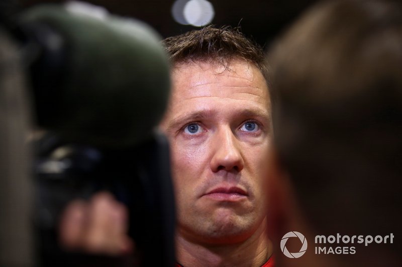 Entnervt vom schwierigen Fahrverhalten des C3 WRC tritt Ogier nach der Saison die Flucht zu Toyota. Citroen nimmt das zum Vorwand, das WRC-Engagement schlagartig zu beenden.