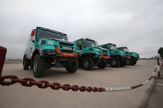 De trucks van Team De Rooy