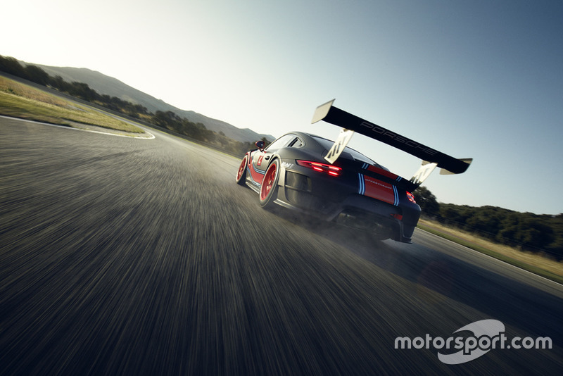 Автомобиль Porsche 911 GT2 RS Clubsport