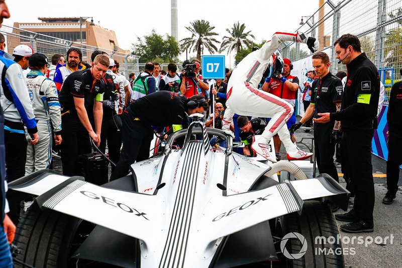 Jose Maria Lopez, GEOX Dragon Racing climbs out of his Penske EV-3