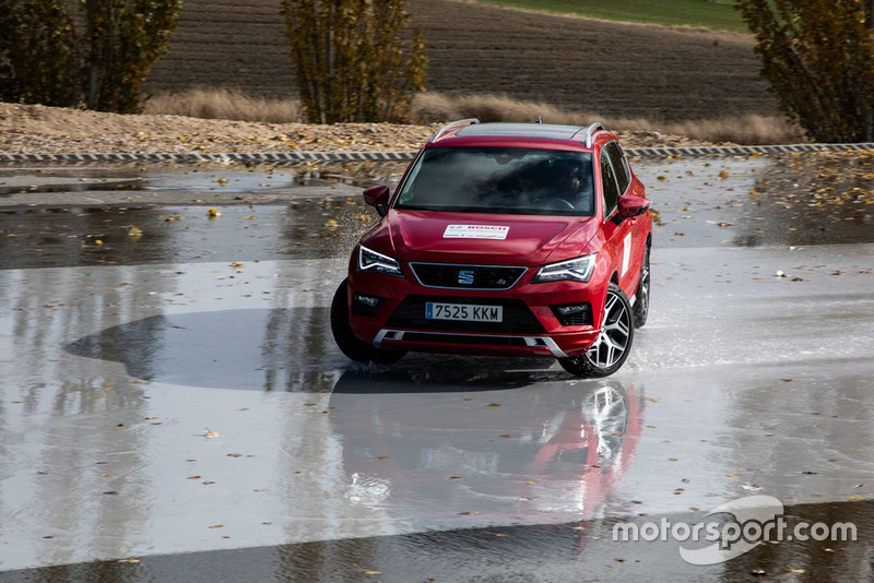 II Curso de Conducción y Nuevas Tecnologías BOSCH - Motor1.com España - Motorsport.com