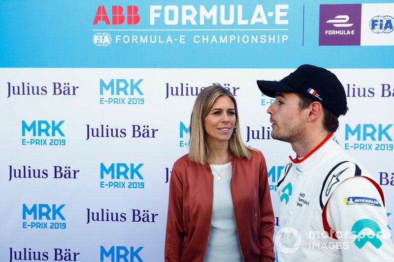 Pit Lane reporter Nicki Shields with Tom Dillmann, NIO Formula E Team
