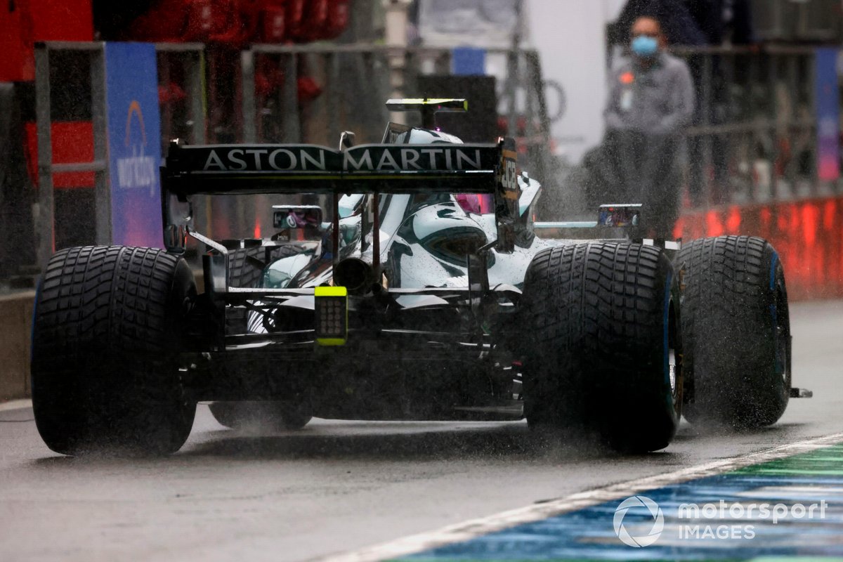 Sebastian Vettel, Aston Martin AMR21, in pit lane