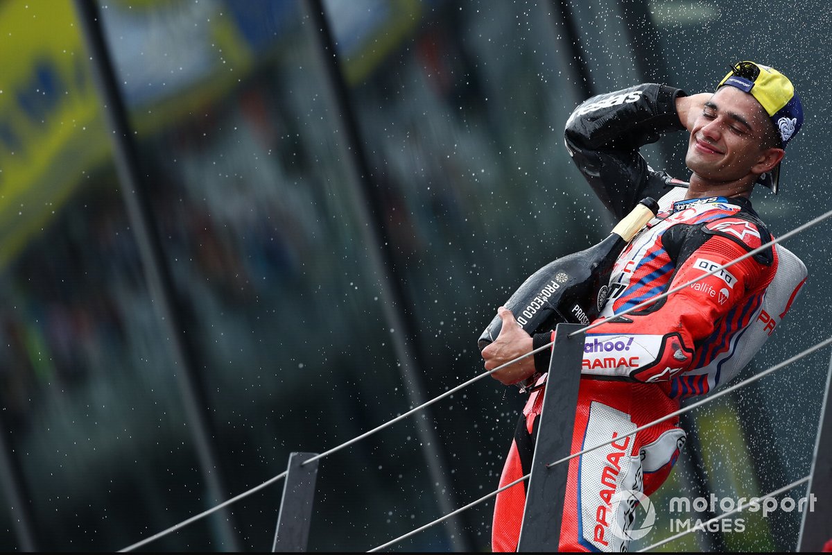 Podio: il vincitore della gara Jorge Martin, Pramac Racing