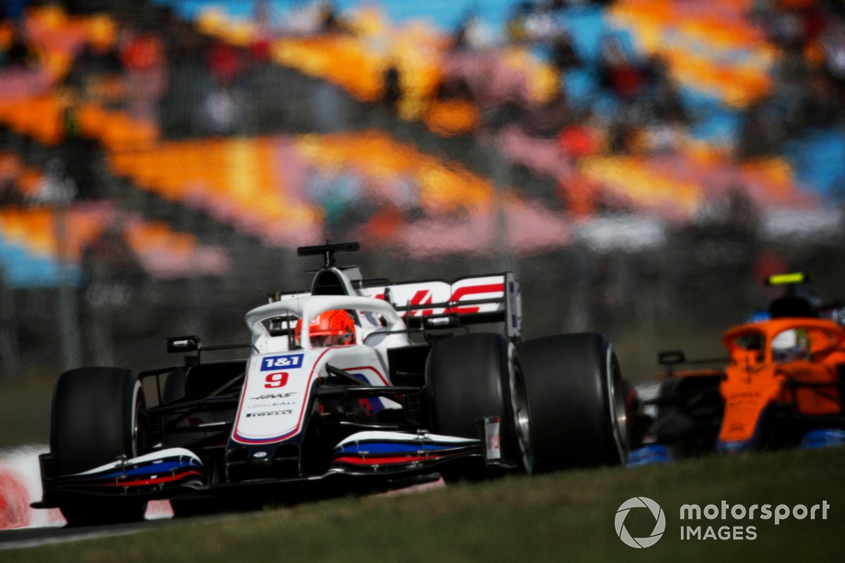 Nikita Mazepin, Haas VF-21, Lando Norris, McLaren MCL35M