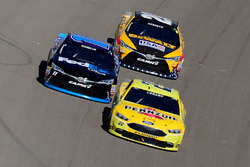 Joey Logano, Team Penske Ford, Denny Hamlin, Joe Gibbs Racing Toyota, Matt Kenseth, Joe Gibbs Racing Toyota