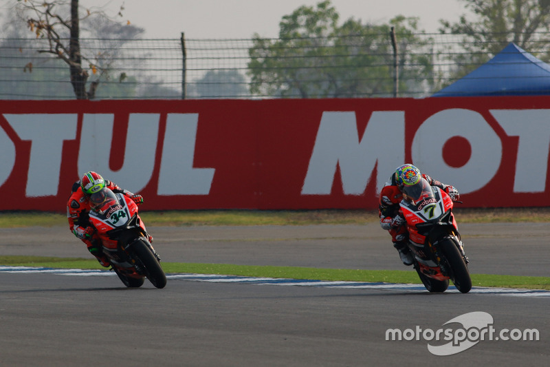 Chaz Davies, Aruba.it Racing - Ducati Team et Davide Giugliano, Aruba.it Racing - Ducati Team