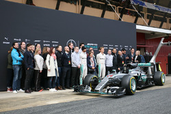 De Mercedes AMG F1 W07 Hybrid wordt onthuld