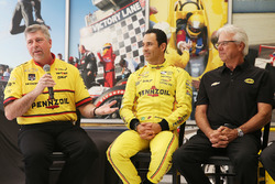 Helio Castroneves, Team Penske Chevrolet et Rick Mears
