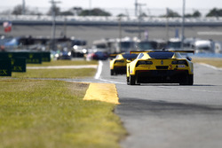 Антонио Гарсия, Ян Магнуссен и Майк Роккенфеллер, #3 Corvette Racing Chevrolet Corvette C7.R