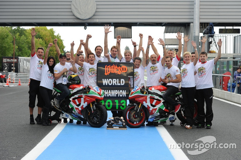 Yakhnich Motorsport празднует титул в WSS, 2013