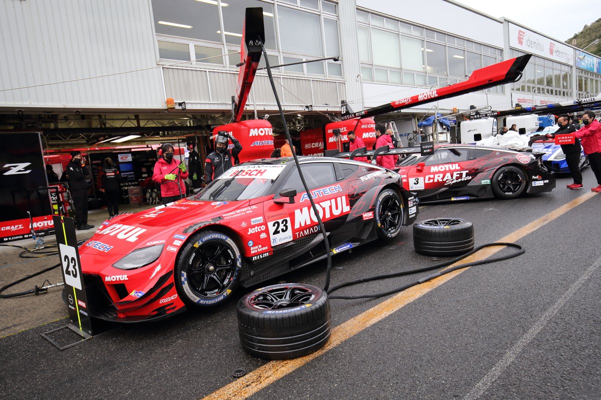 #23 MOTUL AUTECH Z