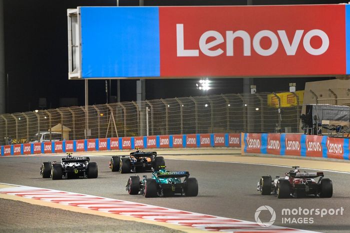 Yuki Tsunoda, AlphaTauri AT03, Lando Norris, McLaren MCL36, Nico Hulkenberg, Aston Martin AMR22, Valtteri Bottas, Alfa Romeo C42.