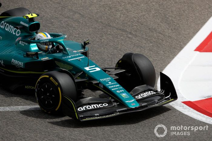 Sebastian Vettel, Aston Martin AMR22

