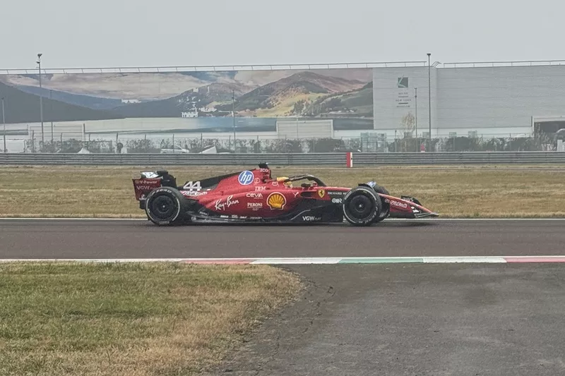 Prova di partenza di Hamilton a Fiorano con la Ferrari SF-23