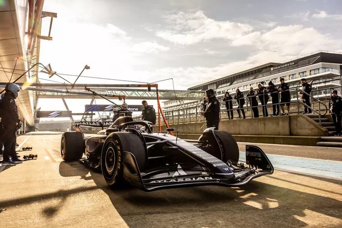 Alex Albon, Williams  FW47