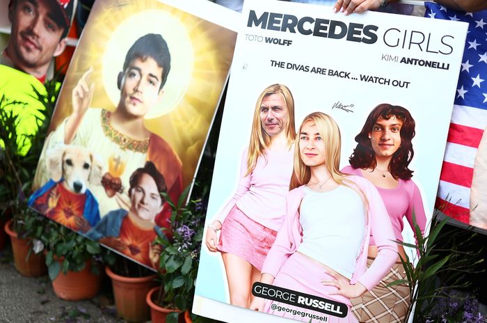Fans of Mercedes