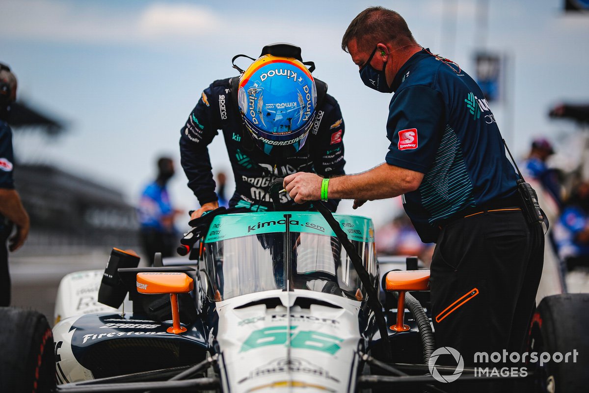 El casco de Fernando Alonso en las 500 millas de Indianápolis 2020