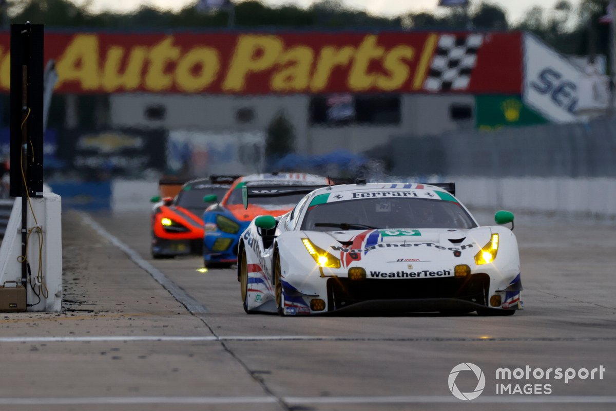 #63 Scuderia Corsa Ferrari 488 GT3, GTD: Cooper MacNeil, Toni Vilander